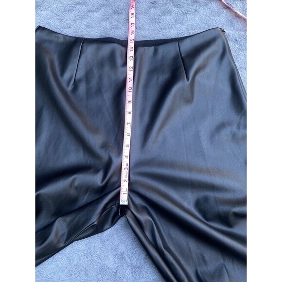 Asos Design Curve black stretch Faux leather look flare pants Matrix Goth Sz 16 - Picture 9 of 16